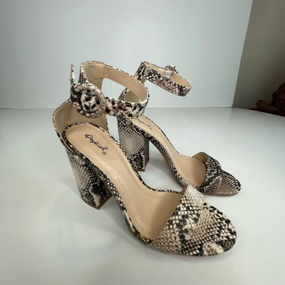 Qupid Stone Snake Ankle Strap Block Heels Sz 7